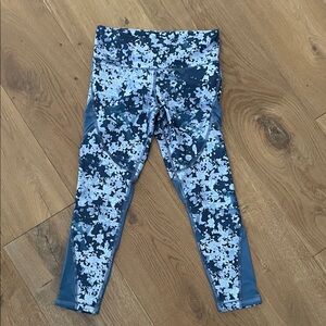 Under Armour Compression Heat Gear Medium Capri Blue Patterned Leggings